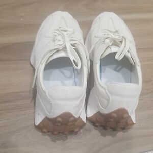 New Balance 327 cream  sneakers